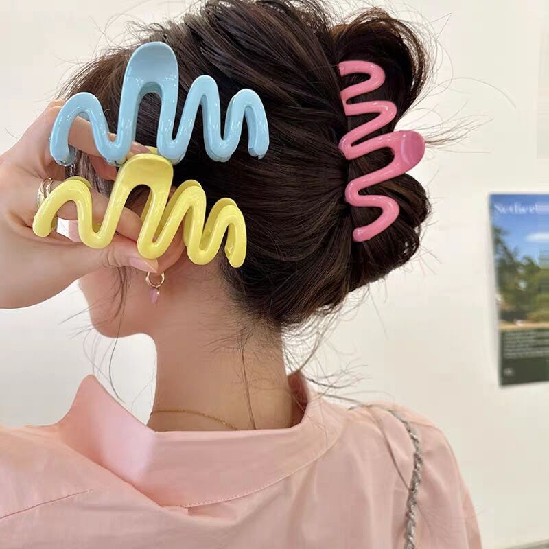 WAVY HAIR CLIP