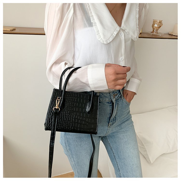 MINI CROSSBODY